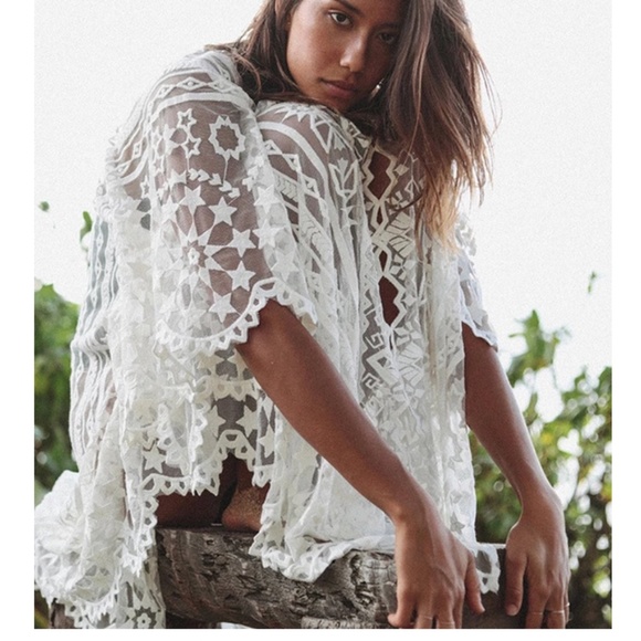 Boho White Embroidered Floral Oversized Beach Cover up - Picture 6 of 7